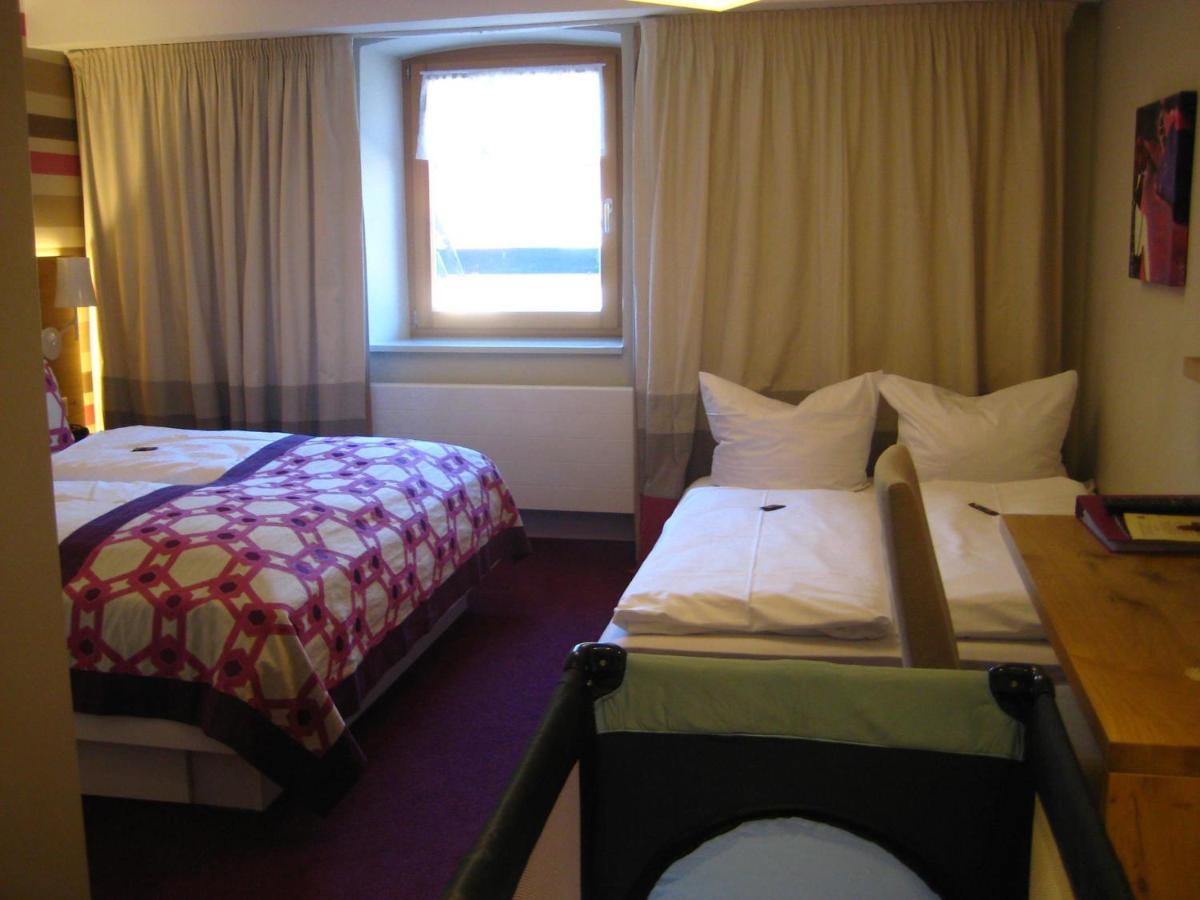 Goldener Adler Oberried - Hotel & Appartements Eksteriør bilde